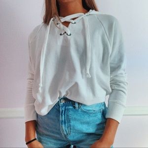 Arie White Sweat hoodie w/ lace up accent